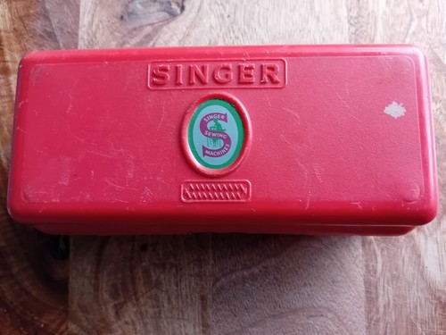 Vintage singer button - button, hole