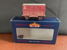 Bachmann 33-326A Conflat with BD Container Crimson BR Weathered 00 Gauge