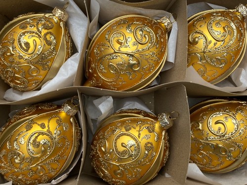 Vintage gold shaped glass - x,