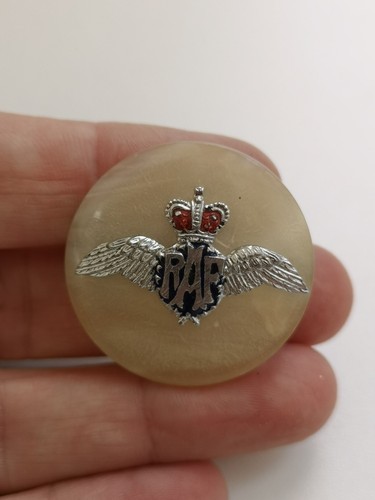 Vintage raf badge - , r99s
