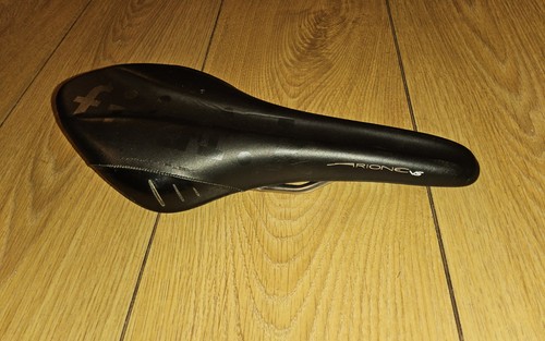 Fizik arione bicycle saddle - fizik,