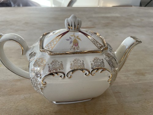 Sadler cube teapot - cube, cream
