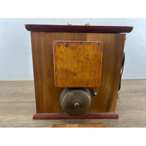 Portable antique butler - , /