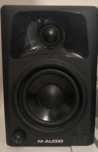 Audio av32 active desktop - m-audio,