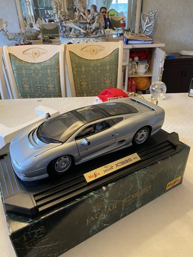 Maisto jaguar xj220 rare - maisto, 1:12