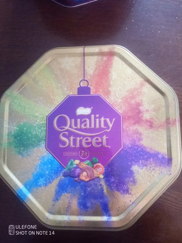 Bundle 2021 quality street - bundle,