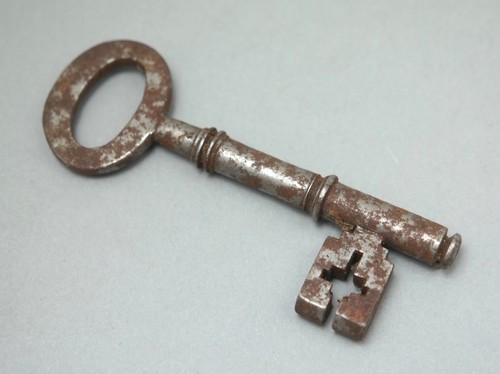 Vintage old skeleton key - vintage, worn