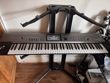 KORG KROME 73 Synthesizer