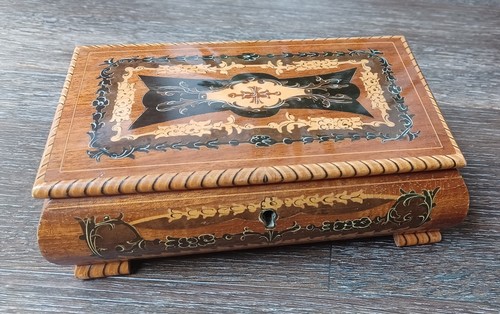 Vintage musical jewellery box - vintage,