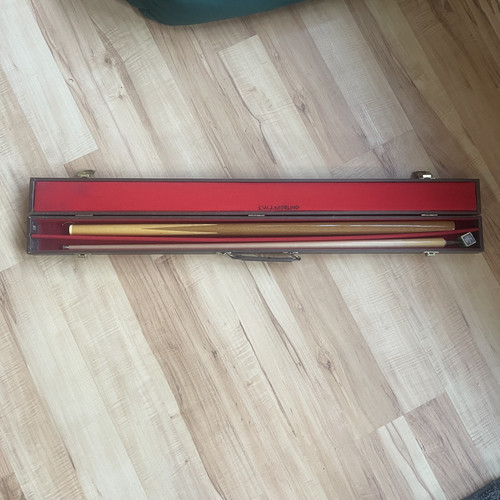 Champion old cue - champion,