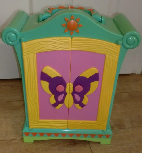 Dora the explorer - closet, dolls