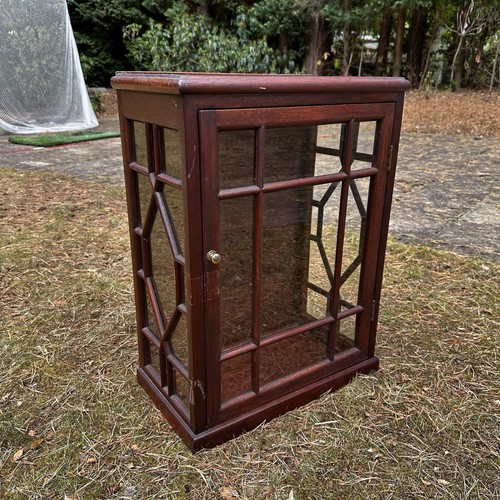 Brown wood glass 1 door - wood,