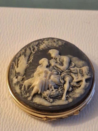 Exquisite cameo locket pendant - cameo,