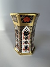 A Royal Crown Derby Imari 1128 Hexagonal Spill Vase 1986