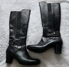 Size 5 Boots. Pavers.  Black