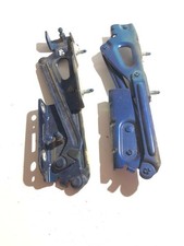 Peugeot 407 tailgate hinge
