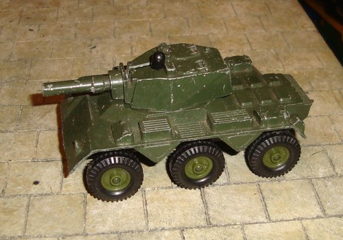 Corgi toys british saladin - toys,