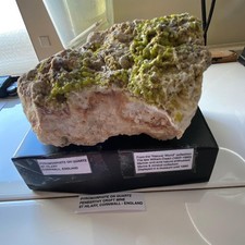 PYROMORPHITE ON QUARTZ ST