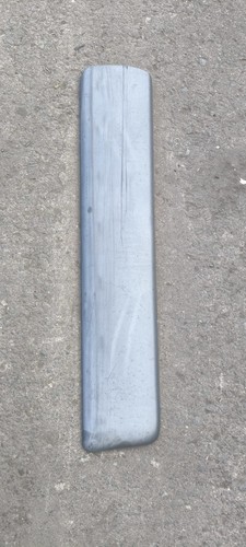 Left front door - front, trim