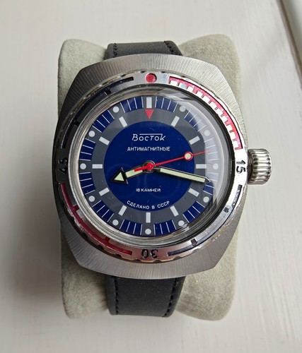 Vintage vostok amphibia - vostok,