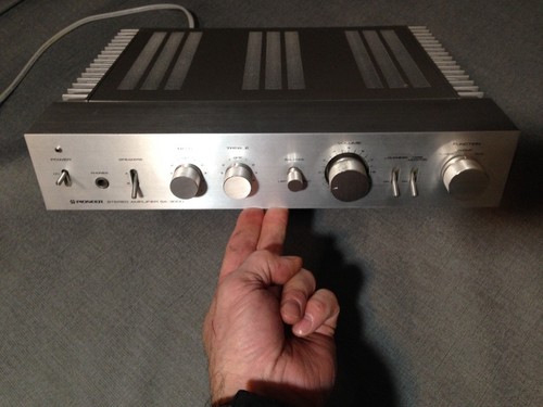 Lovely old pioneer amplifier - lovely,