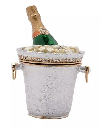 Treasured trinkets champagne - trinkets,