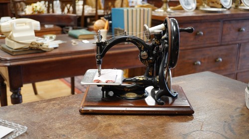 Antique willcox gibbs - &,