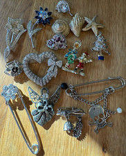 JOBLOT Vintage Modern Costume Jewellery Brooches Heart Christmas Flower Shells