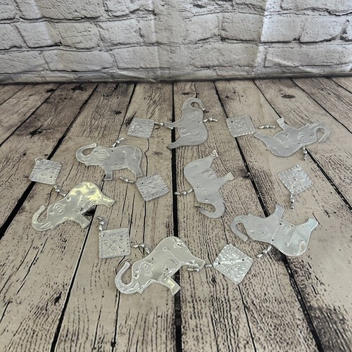 Aluminium stamped sitting - aluminium,