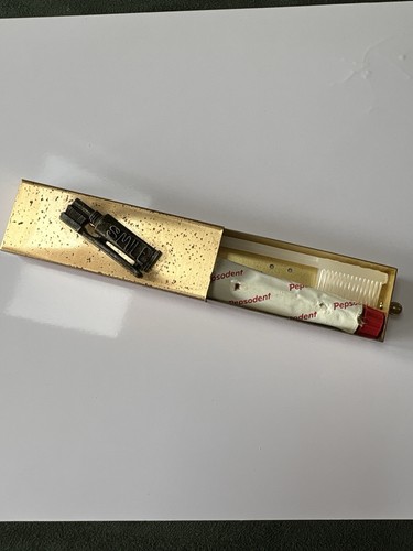 Vintage 1950s smile pocket - vintage,