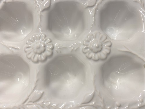 Egg tray decorative - egg, leaf