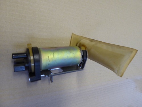 Fuel pump genuine jaguar - **genuine,