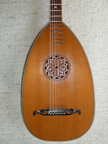 Very old ready play guitar - ready,