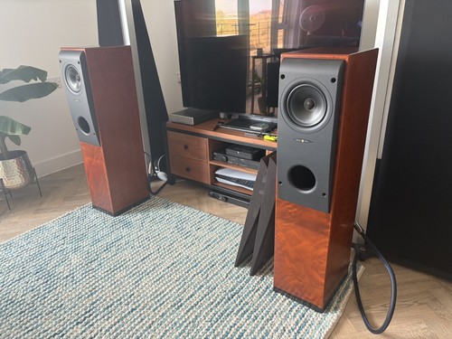 Kef reference model speakers - model,