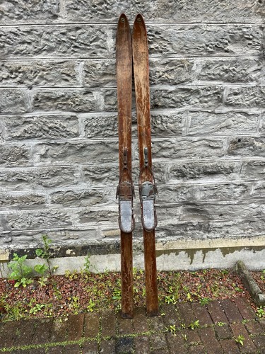 Vintage wooden skis - /,