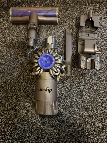 Dyson cordless bagless - v6,