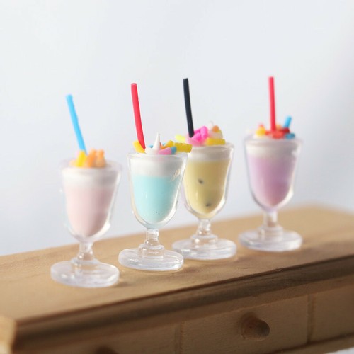 4pc dolls house miniatures - 4pc,