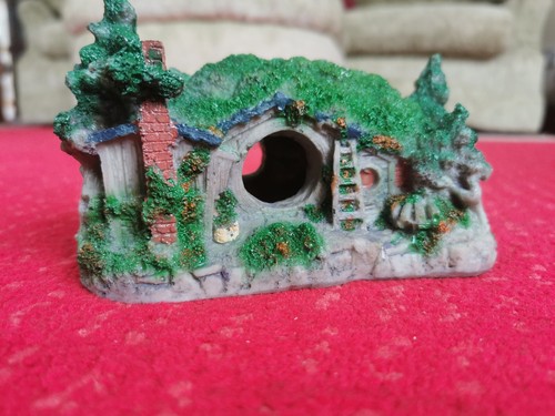 Aquarium ornament hobbit house - aquarium,