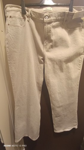 Abercrombie fitch creme - &,