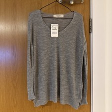 Zara knit Women’s Size Large Grey V Neck Long Sleeved Thin Loose knit Jumper