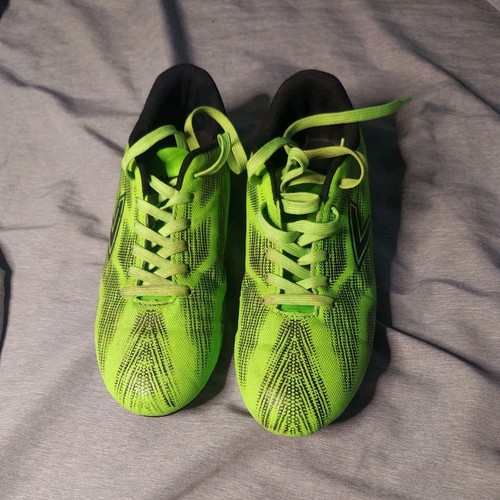 Mitre green black low - low, lace