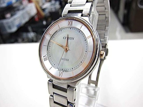 Citizen quartz analog watch - citizen,