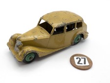 DINKY MECCANO TOYS 40B / 151 TRIUMPH 1800 SALOON DIECAST CAR FAWN GREEN HUB 1948