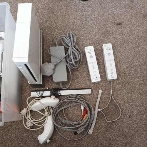 Nintendo wii console - nintendo,