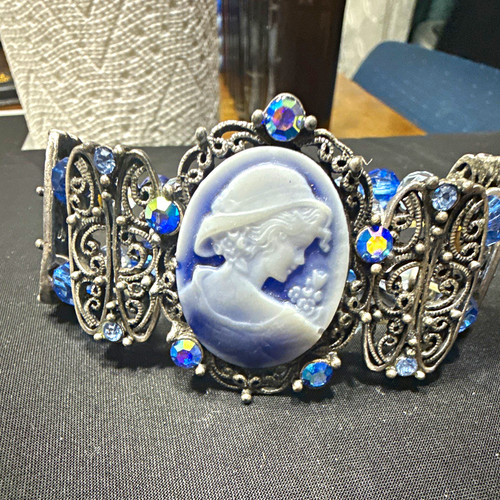Silver tone cameo beaded cuff - silver,