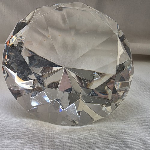 Diamond shaped cut - diamond, glass