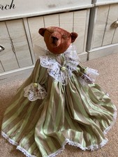 Artist VINTAGE-STYLED teddy