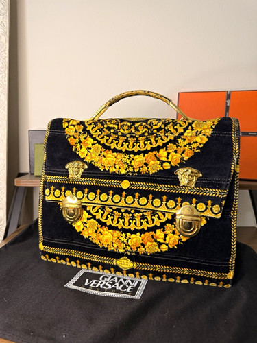Authentic rare gianni - -,