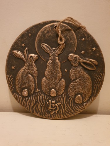 Moon gazing hares - moon, hares.