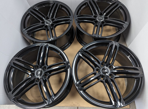 Genuine black audi s5 - 4x,